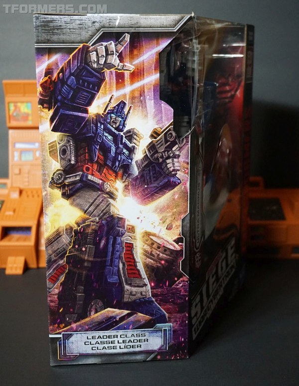 Unboxing Siege Ultra Magnus Leader  (6 of 29)